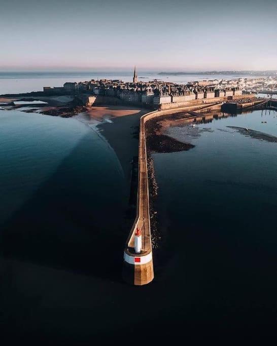 Jerzual Appartamento Dinan Esterno foto